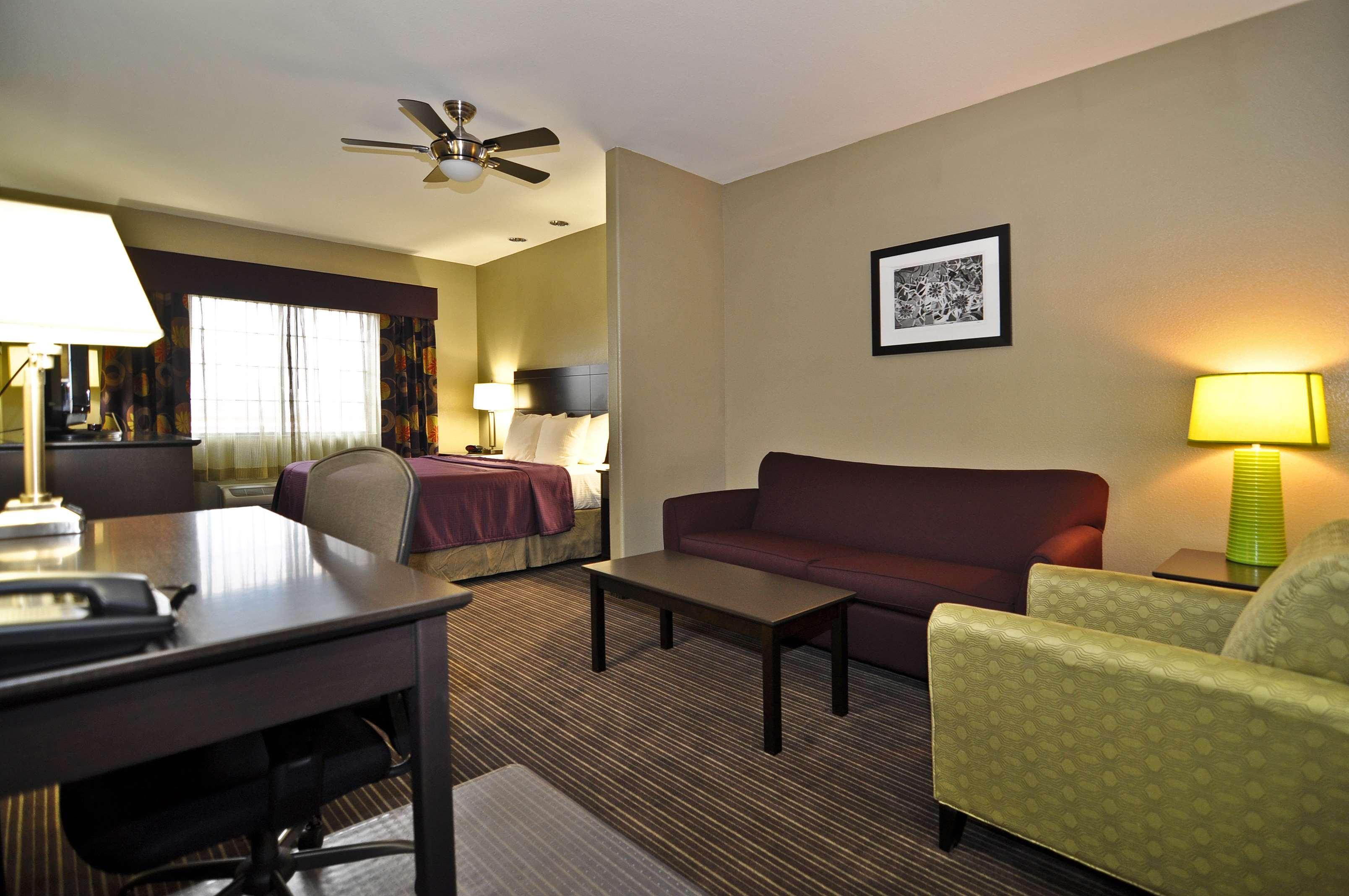 Best Western Giddings Inn & Suites Bilik gambar