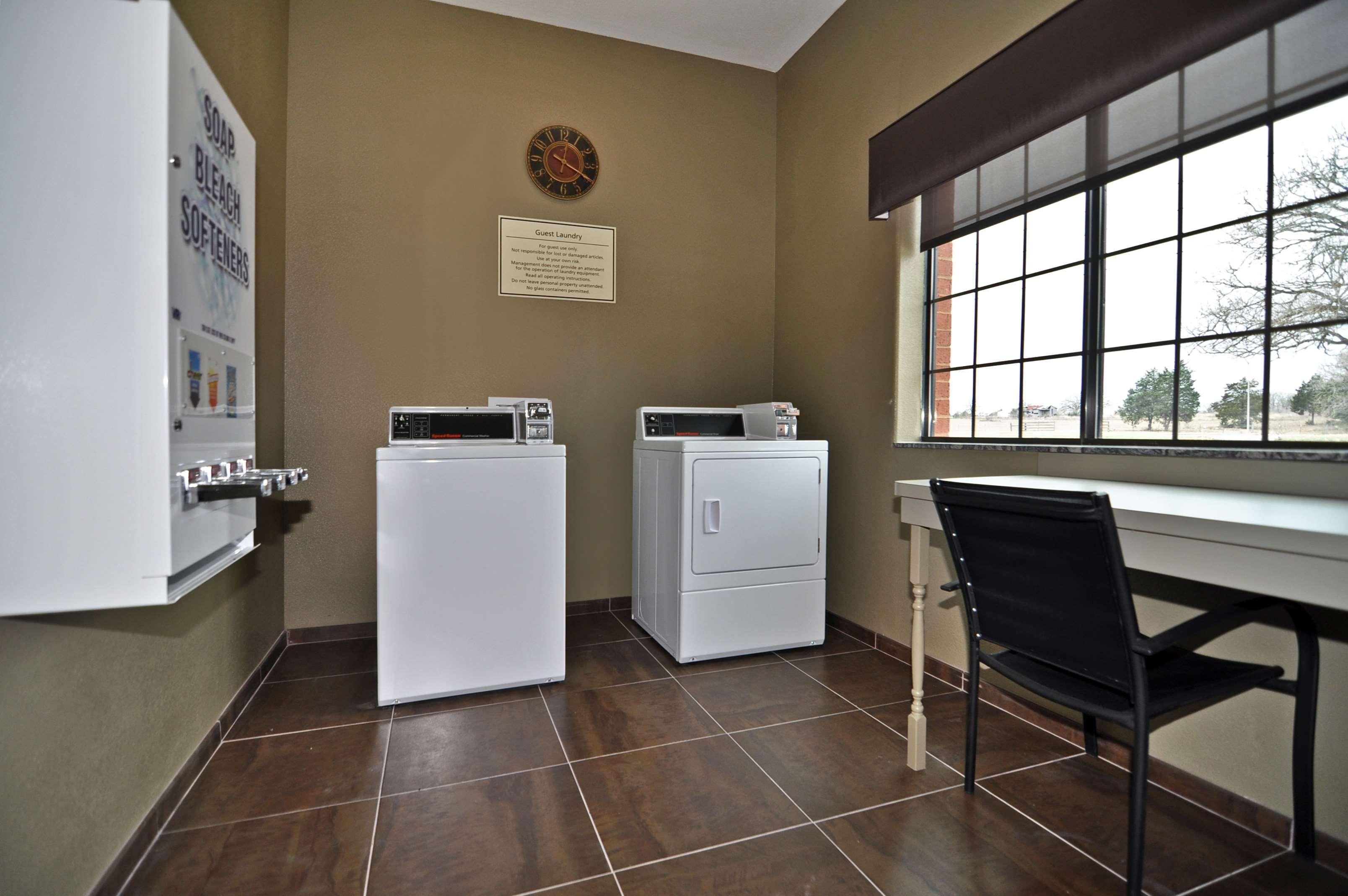 Best Western Giddings Inn & Suites Kemudahan gambar